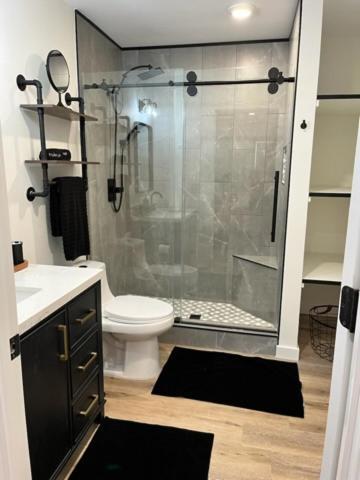 Holiday home Shack In Foley/ Hot Tub / Modern Cozy Foley