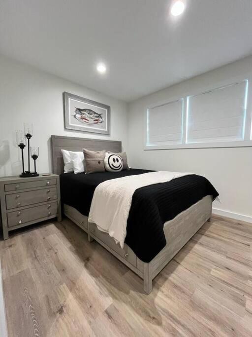 Holiday home Shack In Foley/ Hot Tub / Modern Cozy *