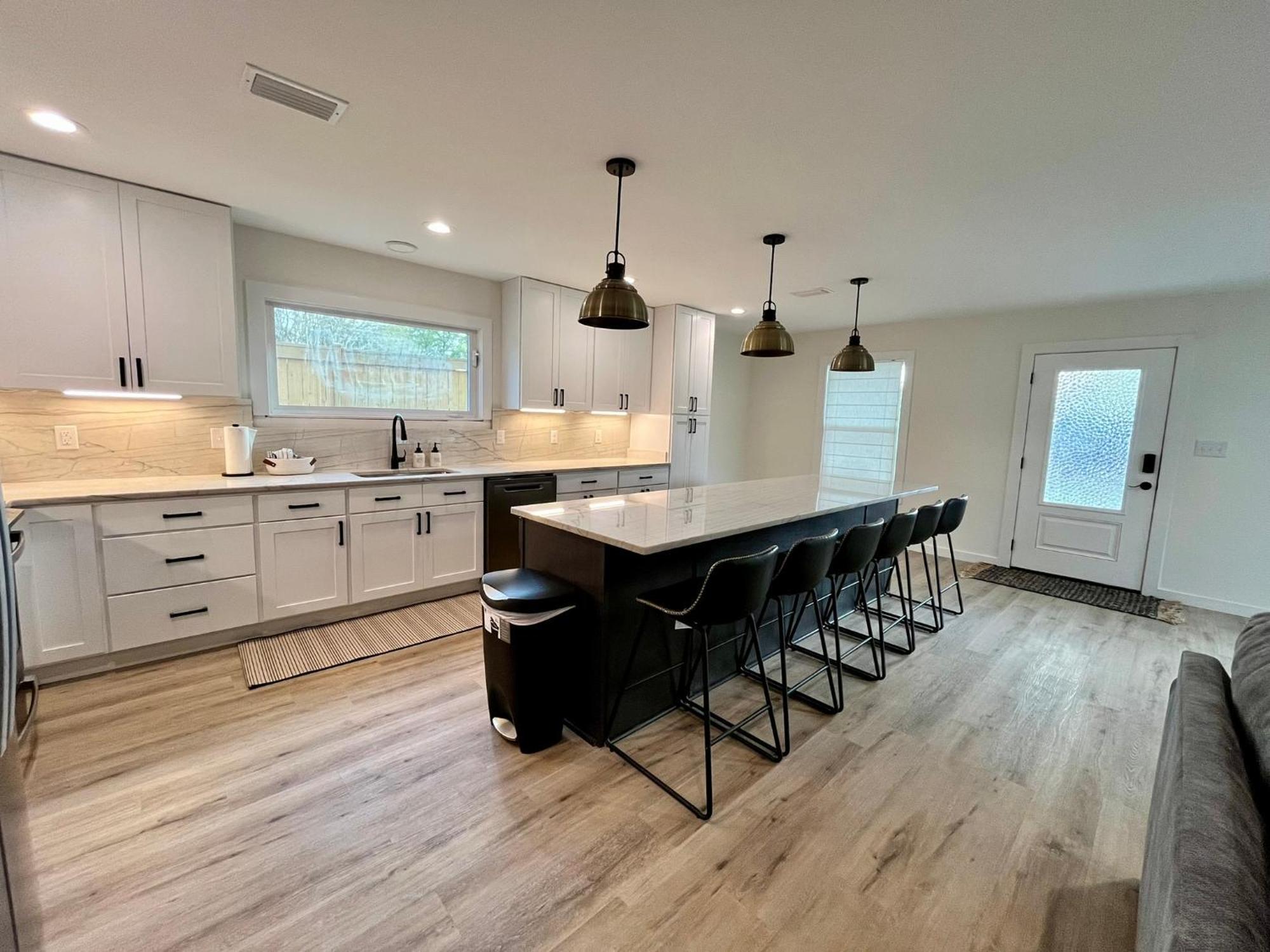 Shack In Foley/ Hot Tub / Modern Cozy Holiday home